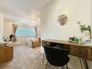 Bedroom- click for photo gallery